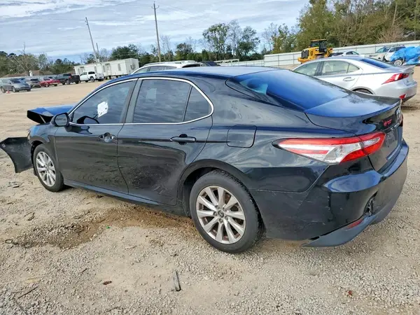 4T1B11HK2JU115545 2018 TOYOTA CAMRY - Image 2