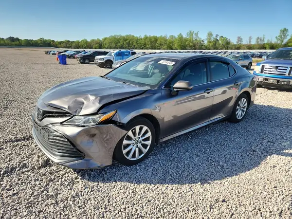 4T1B11HK2JU115660 2018 TOYOTA CAMRY - Image 1