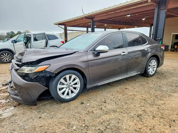 4T1B11HK2JU115965 2018 TOYOTA CAMRY - Image 1