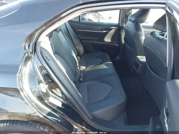 4T1B11HK2JU117943 2018 TOYOTA CAMRY - Image 8