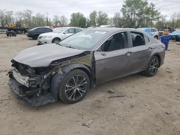 4T1B11HK2JU118994 2018 TOYOTA CAMRY - Image 1