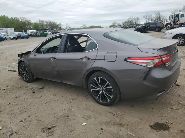 4T1B11HK2JU118994 2018 TOYOTA CAMRY - Image 2