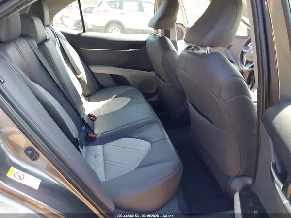 4T1B11HK2JU122253 2018 TOYOTA CAMRY - Image 8