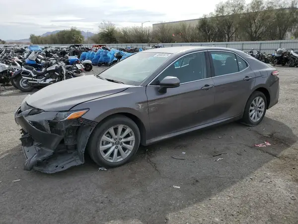 4T1B11HK2JU125007 2018 TOYOTA CAMRY - Image 1