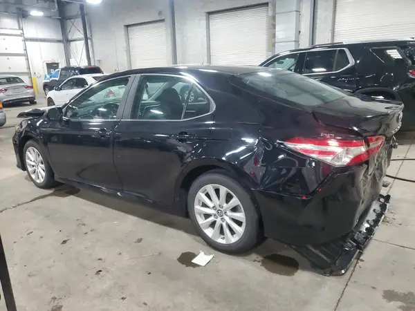 4T1B11HK2JU127730 2018 TOYOTA CAMRY - Image 2