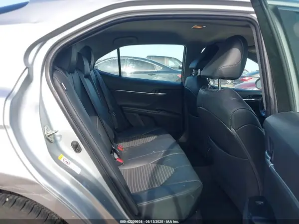 4T1B11HK2JU131082 2018 TOYOTA CAMRY - Image 8