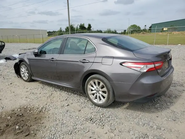 4T1B11HK2JU135892 2018 TOYOTA CAMRY - Image 2