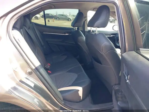 4T1B11HK2JU136069 2018 TOYOTA CAMRY - Image 8