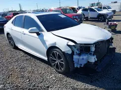 4T1B11HK2JU136119 2018 TOYOTA CAMRY
