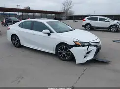 4T1B11HK2JU138209 2018 TOYOTA CAMRY