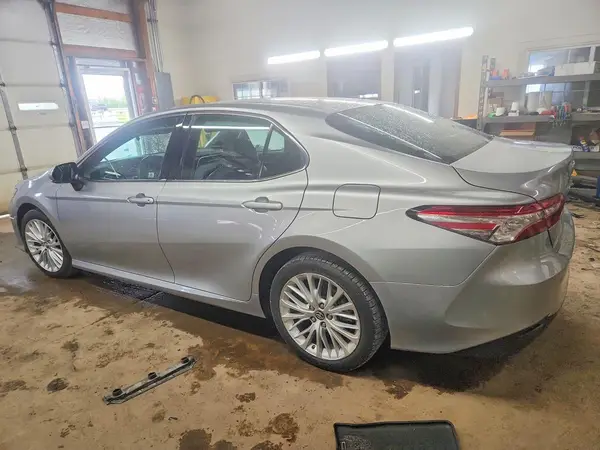 4T1B11HK2JU139134 2018 TOYOTA CAMRY - Image 2