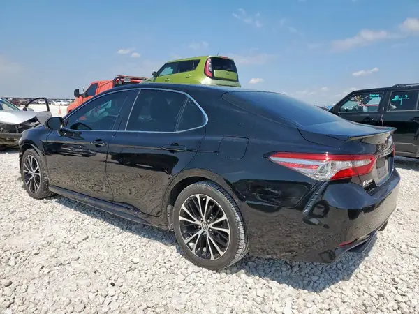 4T1B11HK2JU139473 2018 TOYOTA CAMRY - Image 2