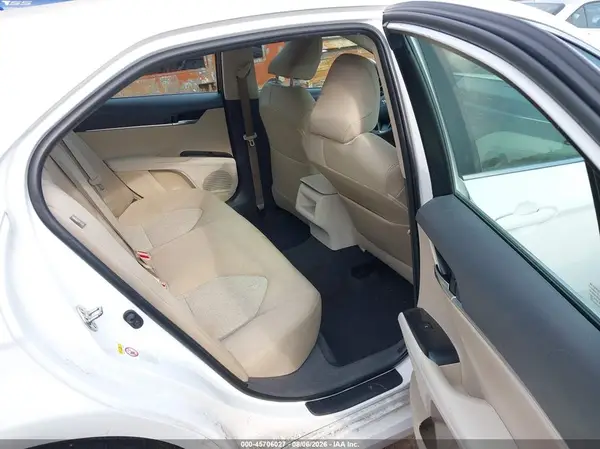 4T1B11HK2JU140610 2018 TOYOTA CAMRY - Image 8
