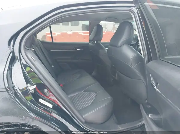 4T1B11HK2JU141398 2018 TOYOTA CAMRY - Image 8
