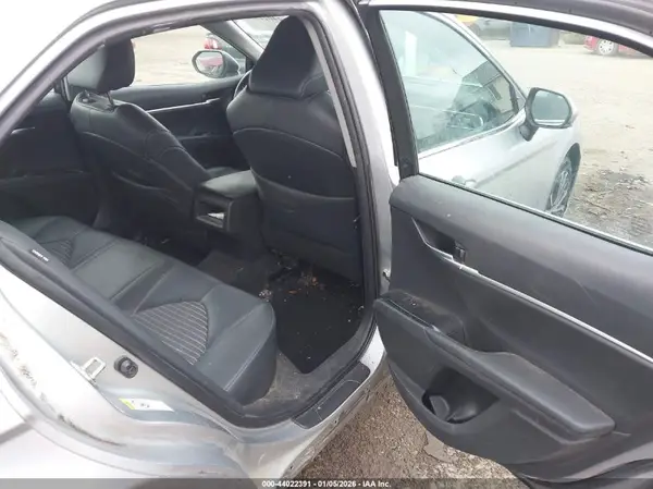 4T1B11HK2JU141823 2018 TOYOTA CAMRY - Image 8