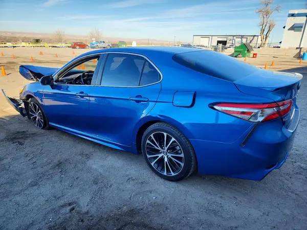 4T1B11HK2JU142809 2018 TOYOTA CAMRY - Image 2