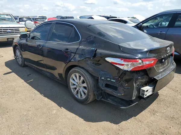 4T1B11HK2JU143507 2018 TOYOTA CAMRY - Image 2