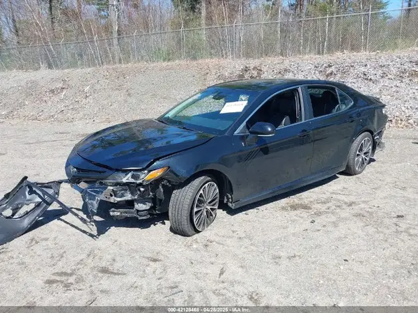 4T1B11HK2JU143880 2018 TOYOTA CAMRY - Image 2