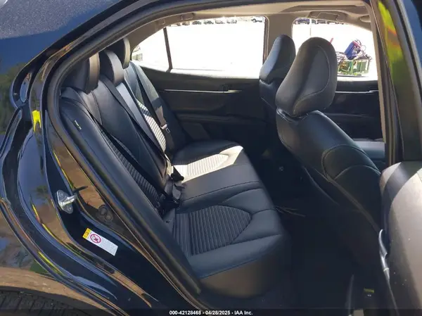 4T1B11HK2JU143880 2018 TOYOTA CAMRY - Image 8