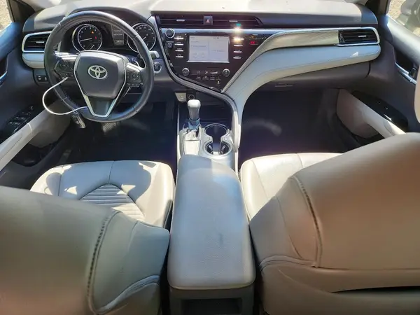4T1B11HK2JU147945 2018 TOYOTA CAMRY - Image 8