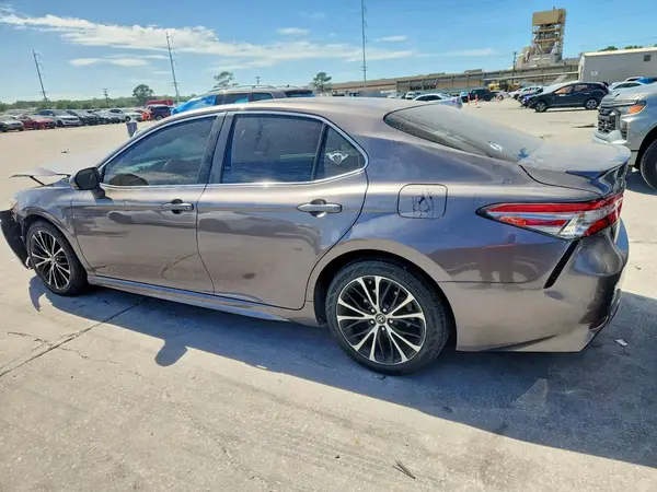 4T1B11HK2JU149145 2018 TOYOTA CAMRY - Image 2