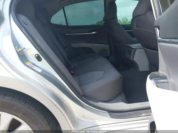 4T1B11HK2JU150201 2018 TOYOTA CAMRY - Image 8