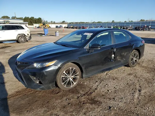 4T1B11HK2JU151333 2018 TOYOTA CAMRY - Image 1