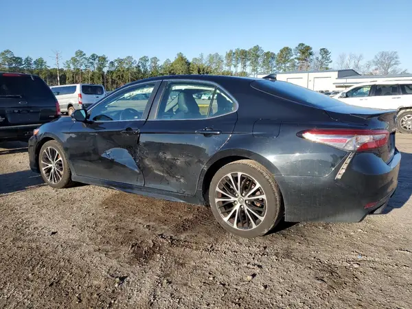 4T1B11HK2JU151333 2018 TOYOTA CAMRY - Image 2