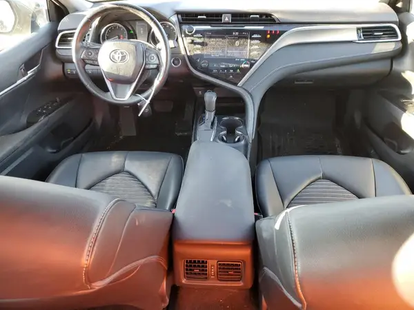 4T1B11HK2JU151333 2018 TOYOTA CAMRY - Image 8