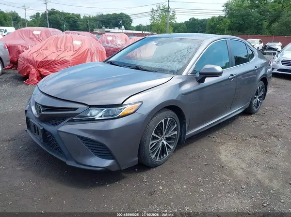 4T1B11HK2JU151414 2018 TOYOTA CAMRY - Image 2