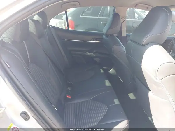 4T1B11HK2JU151915 2018 TOYOTA CAMRY - Image 8
