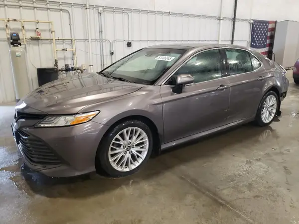 4T1B11HK2JU153289 2018 TOYOTA CAMRY - Image 1