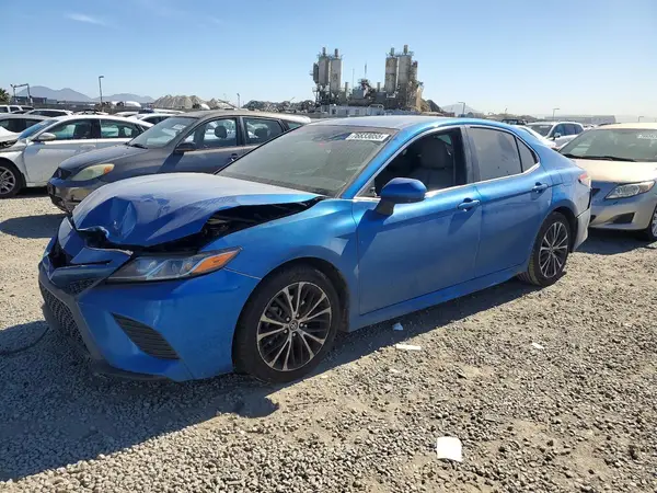 4T1B11HK2JU154569 2018 TOYOTA CAMRY - Image 1