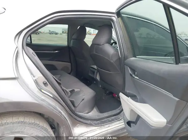 4T1B11HK2JU158041 2018 TOYOTA CAMRY - Image 8