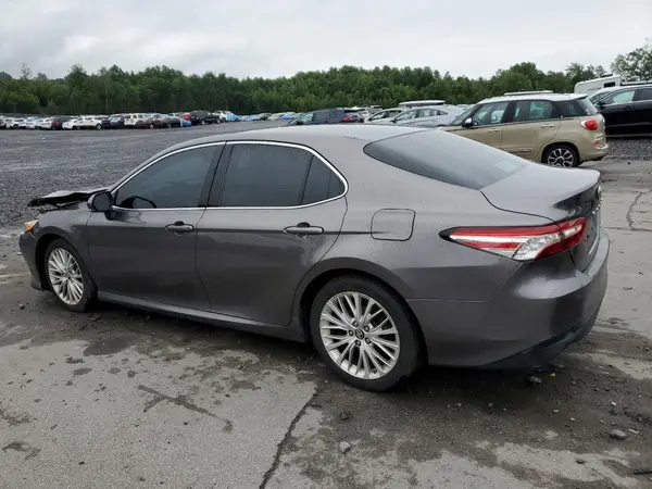 4T1B11HK2JU500846 2018 TOYOTA CAMRY - Image 2