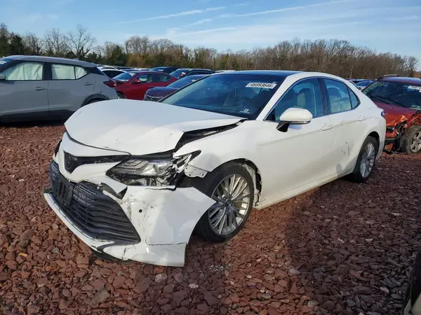 4T1B11HK2JU502144 2018 TOYOTA CAMRY - Image 1