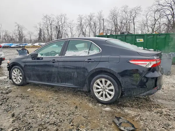 4T1B11HK2JU502838 2018 TOYOTA CAMRY - Image 2