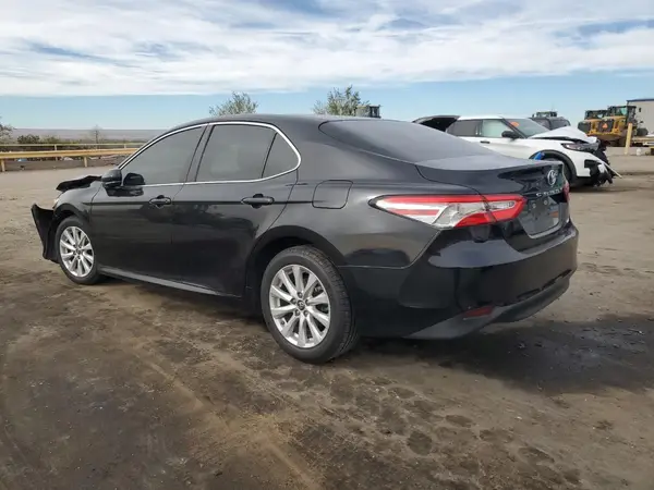 4T1B11HK2JU503035 2018 TOYOTA CAMRY - Image 2