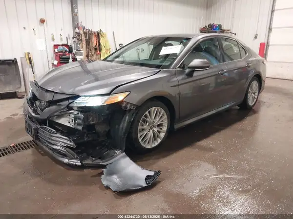 4T1B11HK2JU503844 2018 TOYOTA CAMRY - Image 2