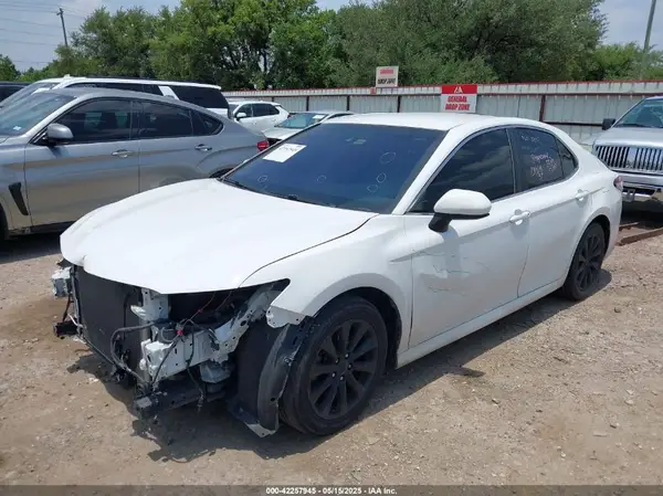 4T1B11HK2JU505948 2018 TOYOTA CAMRY - Image 2