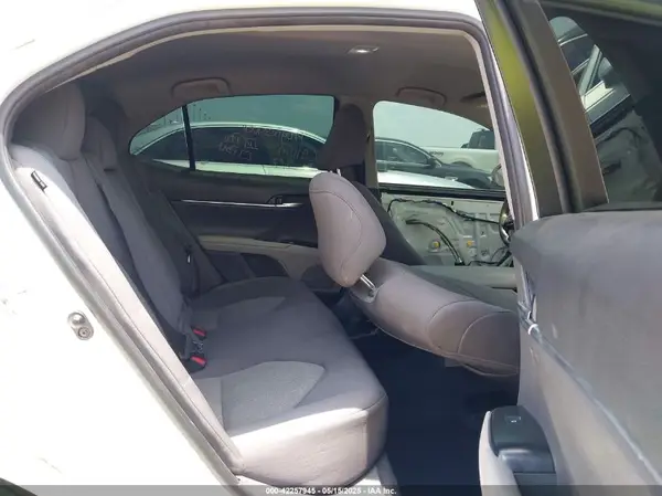 4T1B11HK2JU505948 2018 TOYOTA CAMRY - Image 8