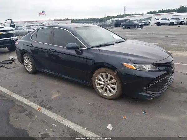 4T1B11HK2JU507392 2018 TOYOTA CAMRY - Image 1