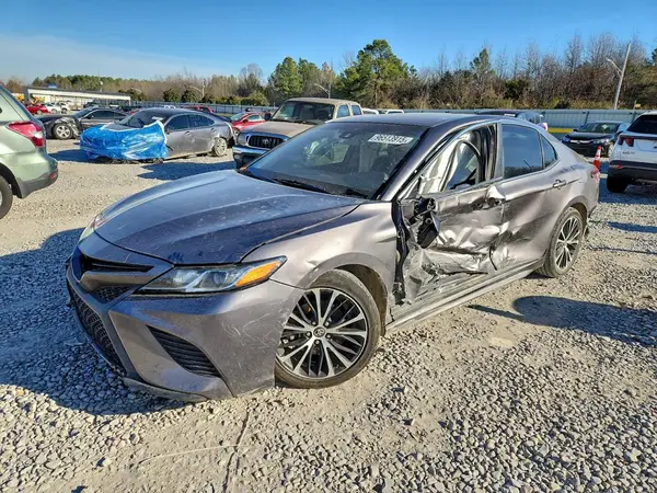 4T1B11HK2JU509269 2018 TOYOTA CAMRY - Image 1