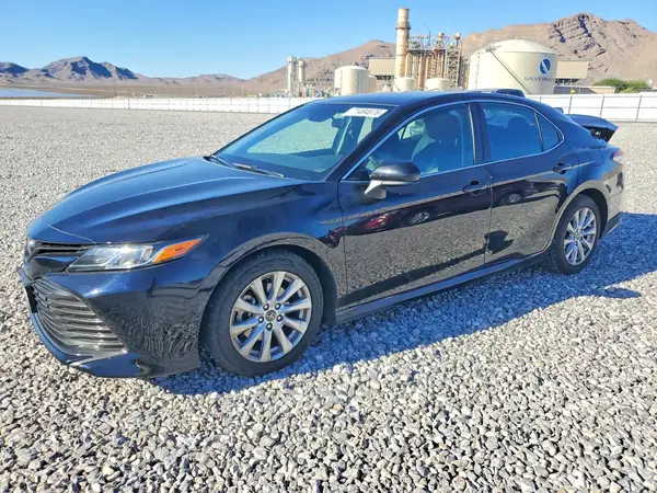4T1B11HK2JU511216 2018 TOYOTA CAMRY - Image 1