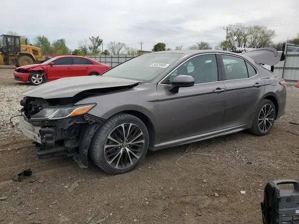 4T1B11HK2JU513869 2018 TOYOTA CAMRY - Image 1