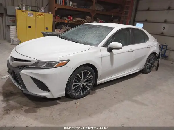 4T1B11HK2JU514360 2018 TOYOTA CAMRY - Image 2