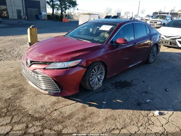 4T1B11HK2JU515783 2018 TOYOTA CAMRY - Image 2