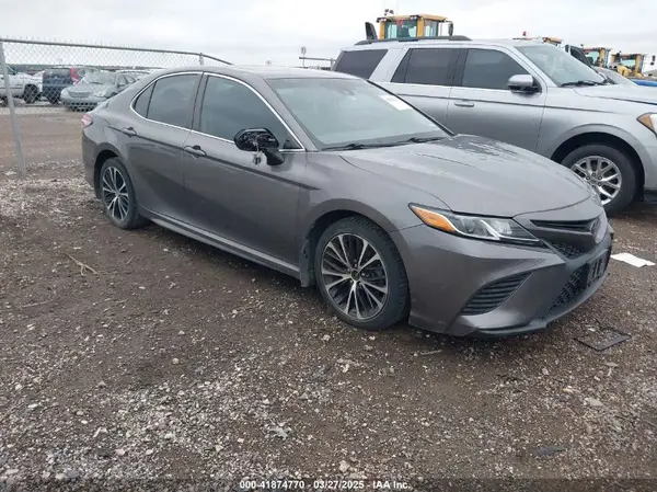 4T1B11HK2JU515914 2018 TOYOTA CAMRY - Image 1