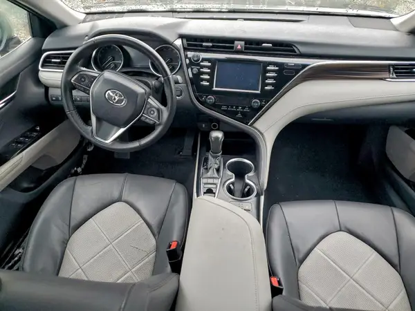 4T1B11HK2JU516142 2018 TOYOTA CAMRY - Image 8