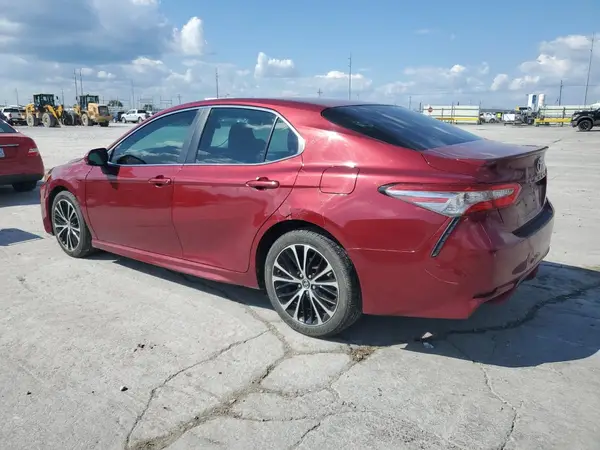 4T1B11HK2JU520384 2018 TOYOTA CAMRY - Image 2